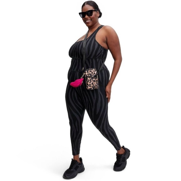 DVF for Target Lips Coin Pouch, Gold Hardware, Zipper, Cherry Red - Picture 5 of 5